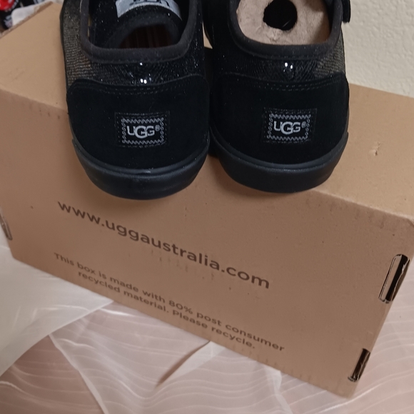 Kids ugg shoes - Picture 4 of 5